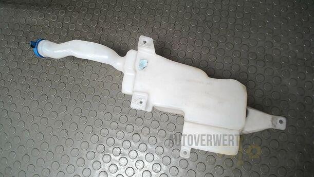 Foto: SCHEIBENWASCHBEHÄLTER eines Suzuki SX4 1.6 VVT