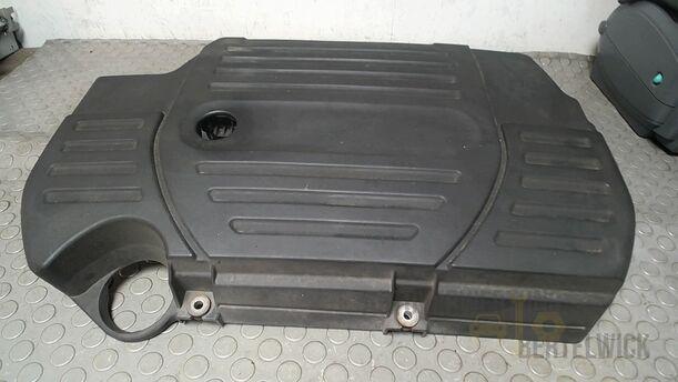 Foto: LUFTFILTERKASTEN/ MOTORVERSCHAHLUNG eines Suzuki SX4 1.6 VVT