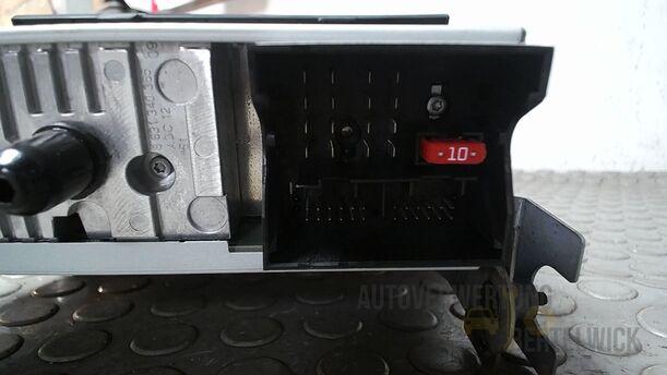 Foto: RADIO eines Suzuki SX4 1.6 VVT