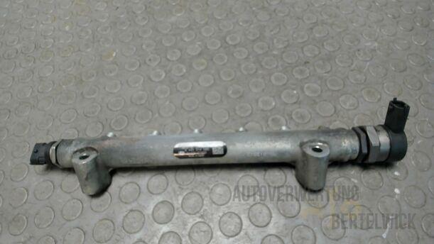 Foto: VERTEILERROHR / COMMONRAIL eines Hyundai Santa Fe 2.2 CRDi 4WD