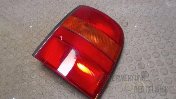 Foto: HECKLEUCHTE / RÜCKLICHT LINKS eines Nissan Micra 1.0
