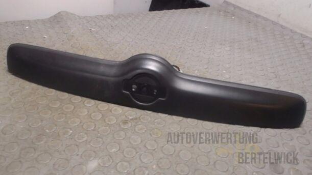 Foto: GRIFFLEISTE HECKKLAPPE eines Nissan Micra 1.0