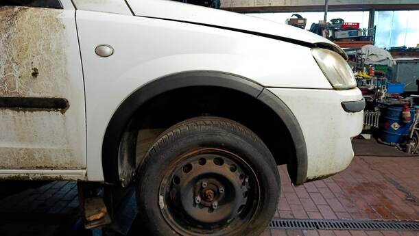 Foto: KOTFLÜGEL RECHTS eines Opel Corsa 1.3 CDTI