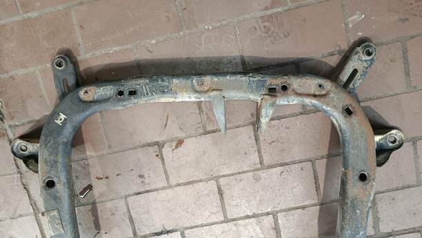 Foto: VORDERACHSTRÄGER eines Opel Corsa 1.3 CDTI