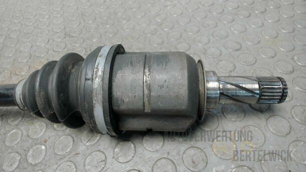 Foto: ANTRIEBSWELLE LINKS eines Opel Corsa 1.3 CDTI