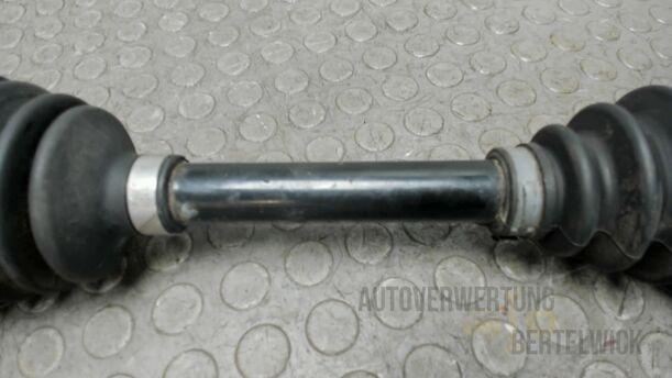 Foto: ANTRIEBSWELLE LINKS eines Opel Corsa 1.3 CDTI