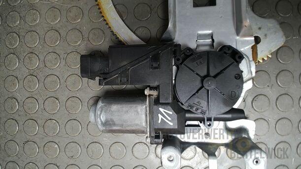 Foto: FENSTERHEBER ELEKTRISCH VORN LINKS eines Opel Meriva 1.6 16V