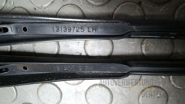 Foto: SCHEIBENWISCHERARME VORN eines Opel Meriva 1.6 16V