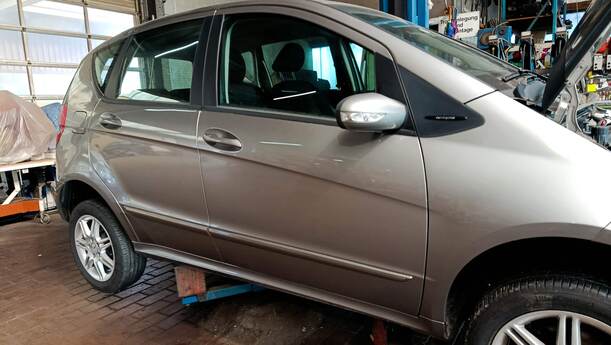 Foto: TÜR VORNE RECHTS eines Mercedes-Benz A 170