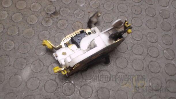 Foto: TÜRSCHLOSS VORN LINKS eines Nissan Micra 1.0