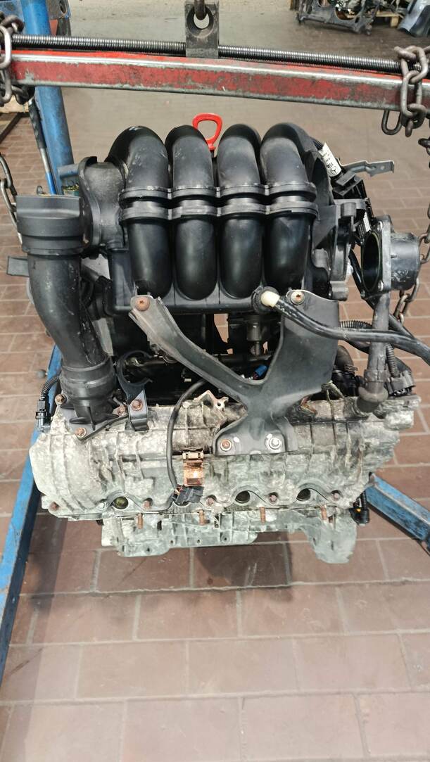 Foto: MOTOR ( 266940 / OHNE ANBAUTEILE ) eines Mercedes-Benz A 170