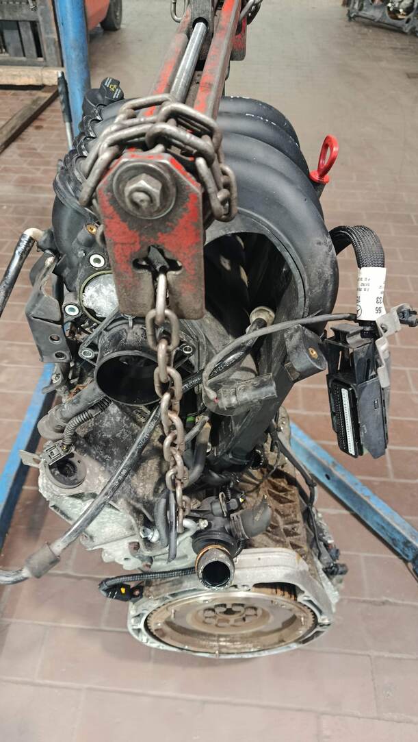 Foto: MOTOR ( 266940 / OHNE ANBAUTEILE ) eines Mercedes-Benz A 170