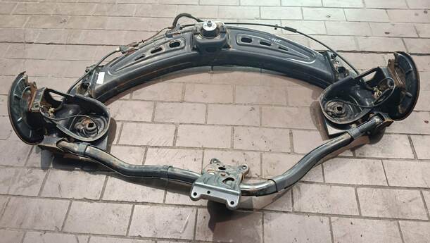 Foto: HINTERACHSE / HINTERACHSTRÄGER eines Mercedes-Benz A 170