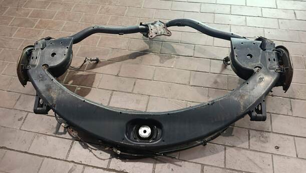Foto: HINTERACHSE / HINTERACHSTRÄGER eines Mercedes-Benz A 170