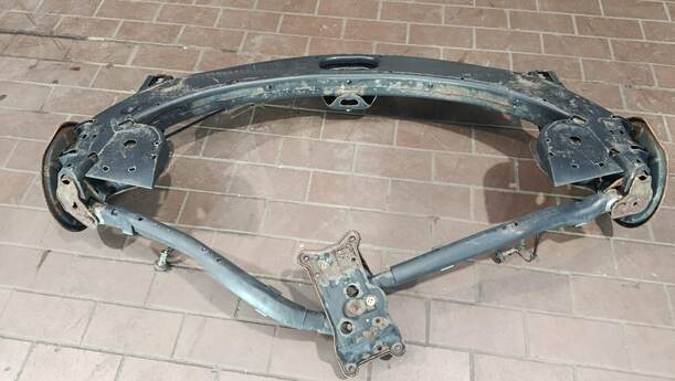 Foto: HINTERACHSE / HINTERACHSTRÄGER eines Mercedes-Benz A 170