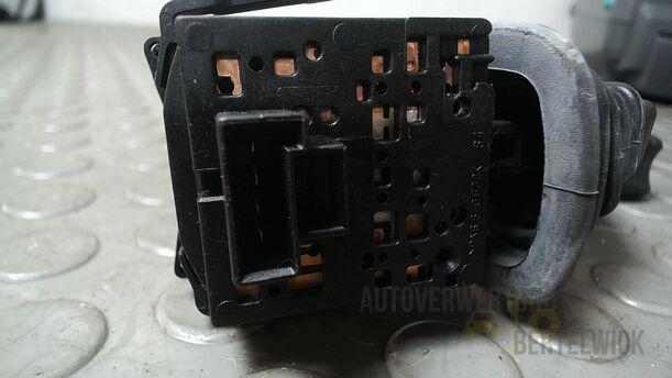 Foto: BLINKSCHALTER/ KOMBISCHALTER eines Opel Meriva 1.6 16V