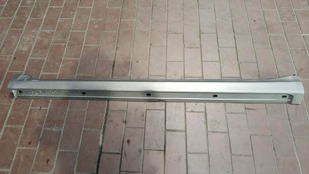 Foto: SCHWELLERBLENDE LINKS eines Mercedes-Benz A 170