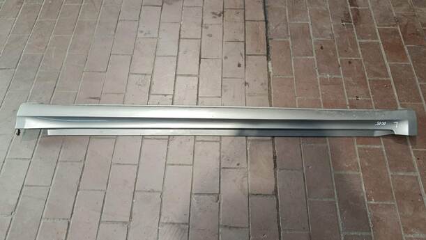 Foto: SCHWELLERBLENDE LINKS eines Mercedes-Benz A 170