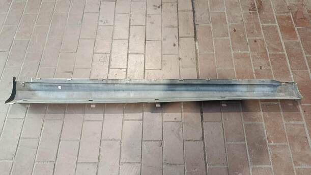 Foto: SCHWELLERBLENDE LINKS eines Mercedes-Benz A 170