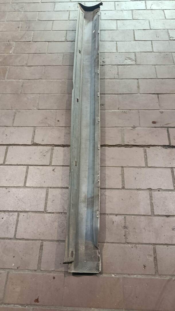 Foto: SCHWELLERBLENDE LINKS eines Mercedes-Benz A 170