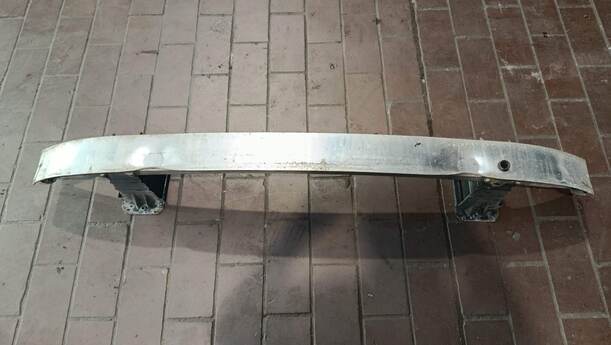 Foto: VERSTÄRKUNG VORNE eines Mercedes-Benz A 170