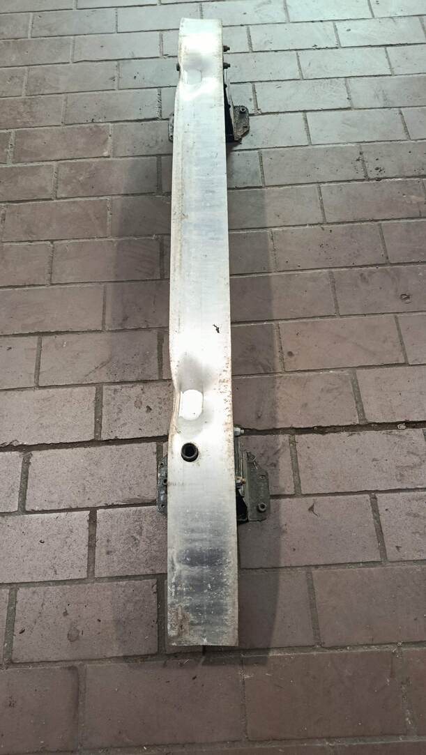 Foto: VERSTÄRKUNG VORNE eines Mercedes-Benz A 170