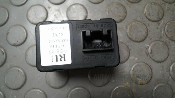 Foto: FENSTERHEBERSCHALTER eines Opel Meriva 1.6 16V