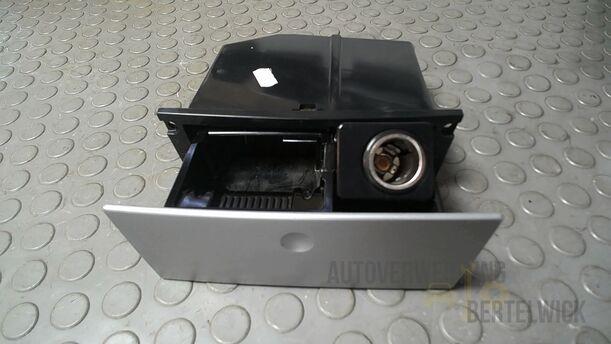 Foto: ASCHENBECHER eines Opel Meriva 1.6 16V