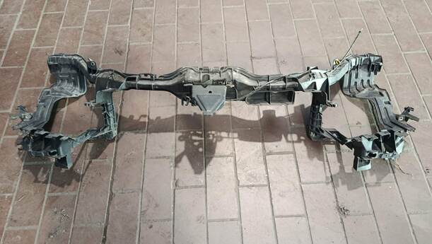 Foto: SCHLOSSTRÄGER / FRONTBLECH eines Mercedes-Benz A 170