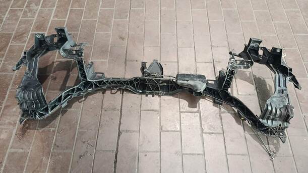 Foto: SCHLOSSTRÄGER / FRONTBLECH eines Mercedes-Benz A 170