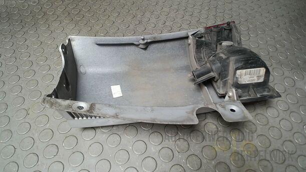 Foto: NEBELSCHLUSSLEUCHTE/ BLENDE HINTEN LINKS eines Opel Meriva 1.6 16V