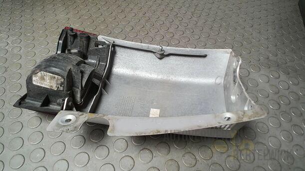 Foto: REFLECKTOR MIT BLENDE RECHTS eines Opel Meriva 1.6 16V