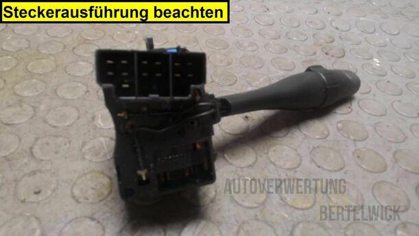 Foto: BLINKSCHALTER / KOMBISCHALTER eines Nissan Micra 1.0