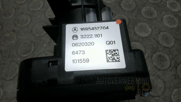 Foto: LICHTSCHALTER ( NEBELSCHEINWERFER ) eines Mercedes-Benz A 170