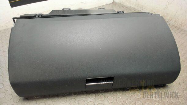 Foto: HANDSCHUHFACH eines Mercedes-Benz A 170