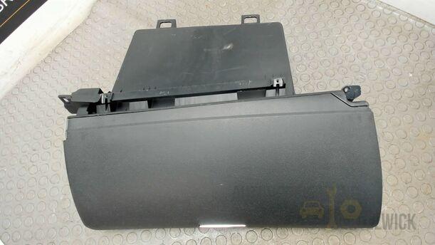 Foto: HANDSCHUHFACH eines Mercedes-Benz A 170