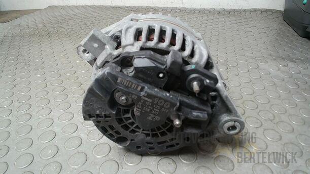 Foto: LICHTMASCHINE ( BOSCH / 100 A ) eines Opel Meriva 1.6 16V