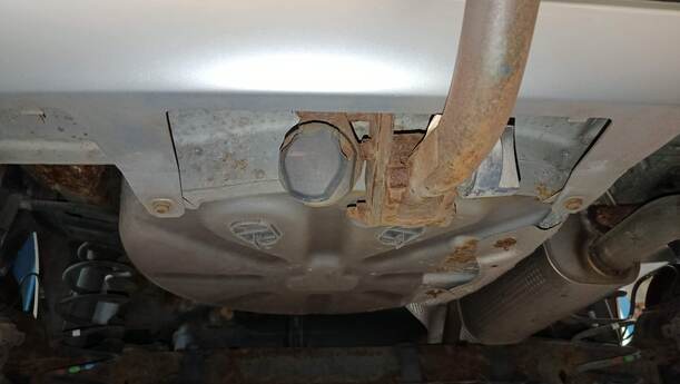 Foto: STOSSFÄNGER / STOßSTANGE HINTEN eines Peugeot 207 SW 110 HDi FAP (Blue Lion)