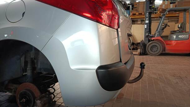 Foto: STOSSFÄNGER / STOßSTANGE HINTEN eines Peugeot 207 SW 110 HDi FAP (Blue Lion)