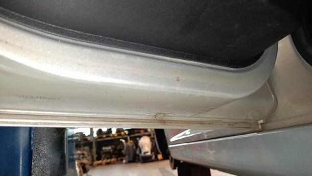 Foto: TÜR HINTEN LINKS eines Peugeot 207 SW 110 HDi FAP (Blue Lion)
