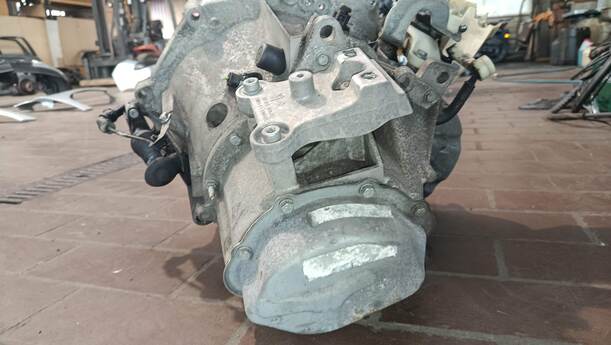 Foto: SCHALTGETRIEBE 5 GANG eines Peugeot 207 SW 110 HDi FAP (Blue Lion)