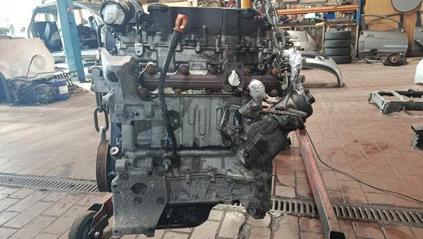 Foto: MOTOR ( 9H01 ) eines Peugeot 207 SW 110 HDi FAP (Blue Lion)