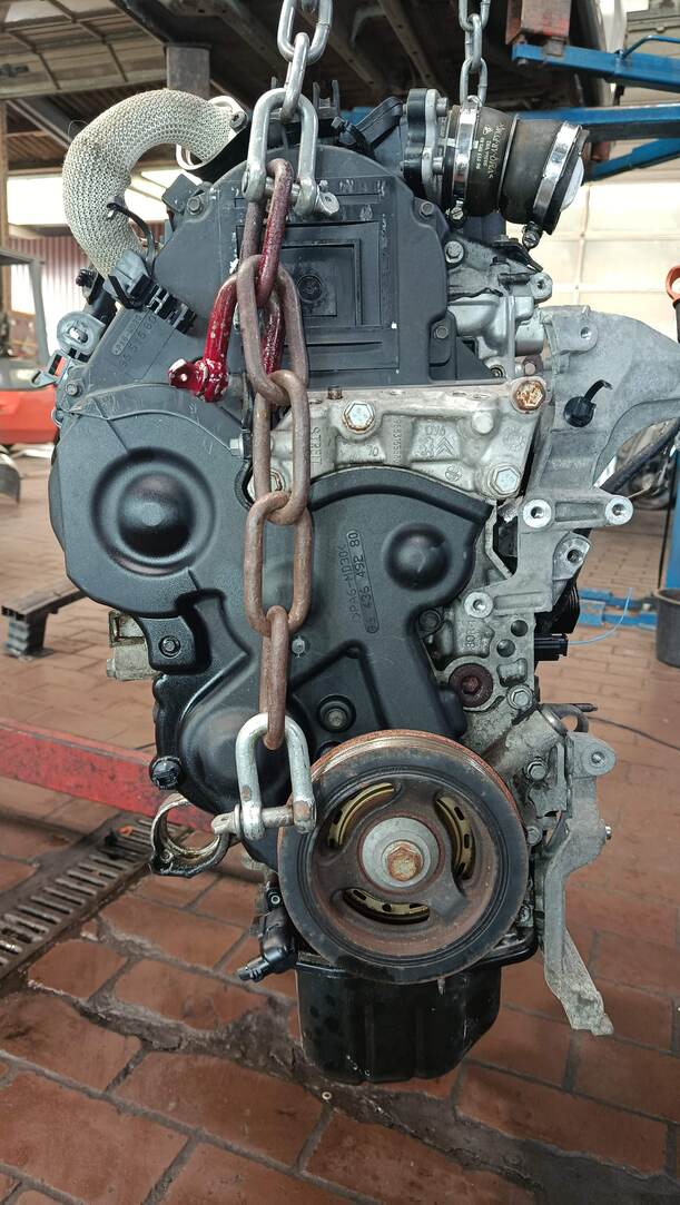 Foto: MOTOR ( 9H01 ) eines Peugeot 207 SW 110 HDi FAP (Blue Lion)