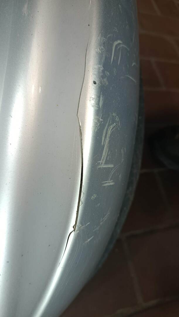 Foto: STOSSFÄNGER / STOßSTANGE VORNE eines Peugeot 207 SW 110 HDi FAP (Blue Lion)