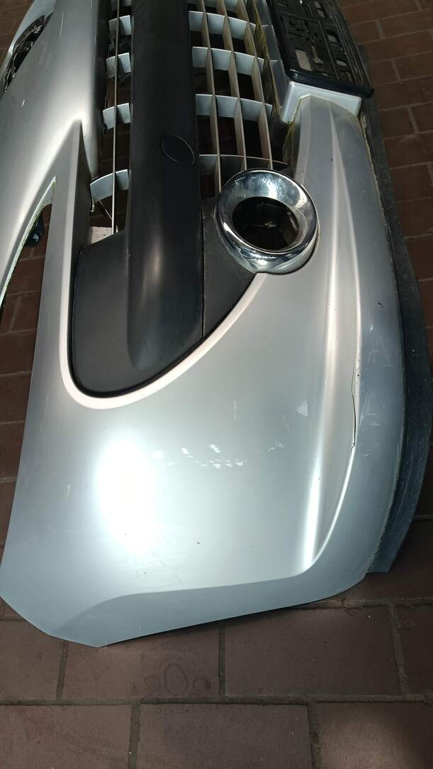 Foto: STOSSFÄNGER / STOßSTANGE VORNE eines Peugeot 207 SW 110 HDi FAP (Blue Lion)
