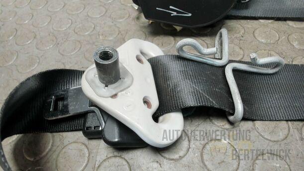Foto: SICHERHEITSGURT VORNE RECHTS eines Peugeot 207 SW 110 HDi FAP (Blue Lion)