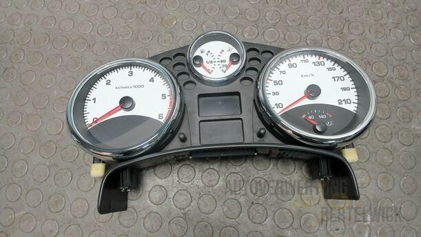 Foto: KOMBIINSTRUMENT / TACHOEINHEIT eines Peugeot 207 SW 110 HDi FAP (Blue Lion) EL