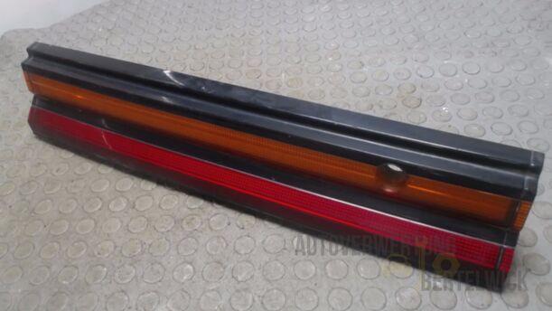 Foto: HECKLEUCHTENBAND  MITTIG eines Nissan Sunny GTI 16V