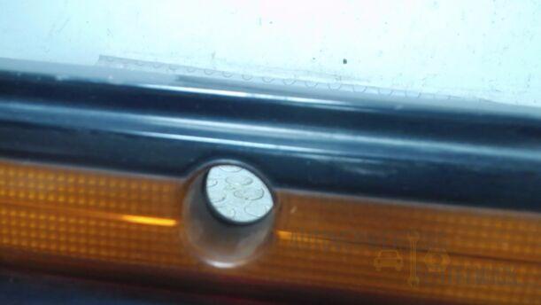 Foto: HECKLEUCHTENBAND  MITTIG eines Nissan Sunny GTI 16V