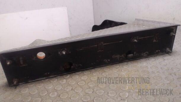 Foto: HECKLEUCHTENBAND MITTIG eines Nissan Sunny GTI 16V